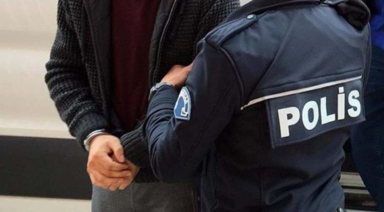 İzmir’de Döner Bıçaklı Trafik Saldırısı Girişimi