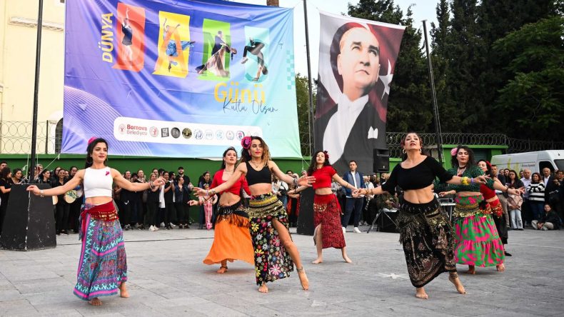 İzmir’de Dünya Dans Günü Kutlamaları Renkli Görüntülere Ev Sahipliği Yaptı