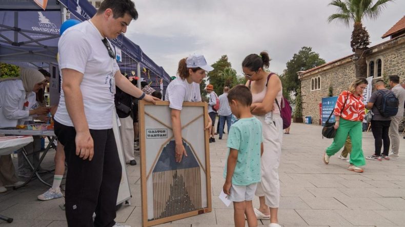 İzmir’de Farklı Bir Festival: Matematiği Dokunarak Hissettiler