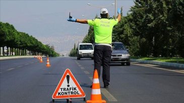 İzmir’de Haftalık Trafik Raporu Açıklandı: Hız İhlali Zirvede, Binlerce Sürücüye Ceza Yağdı