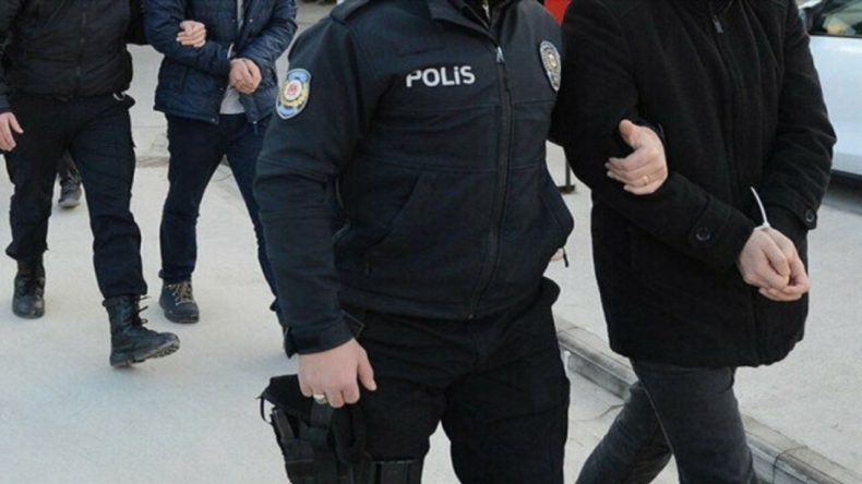 İzmir’de Otomatik Silahlarla Saldırganlar Tutuklandı