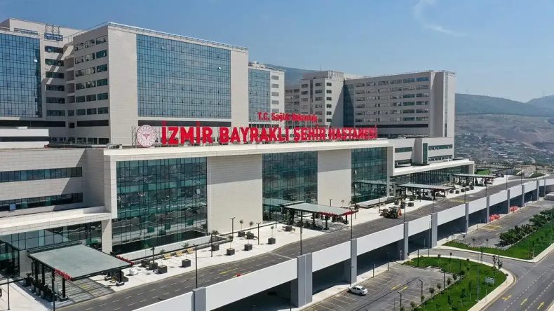 İzmir’de Tartışma Yaratan Olay: Açılış Erdoğan’dan, İkram Menemen’den