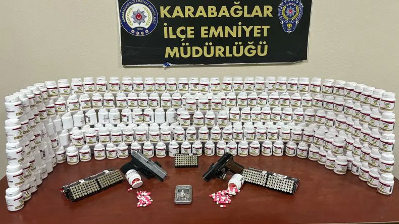 İzmir’de Uyuşturucu Operasyonu: Dükkan Görünümlü Adreste Binlerce Madde Ele Geçirildi