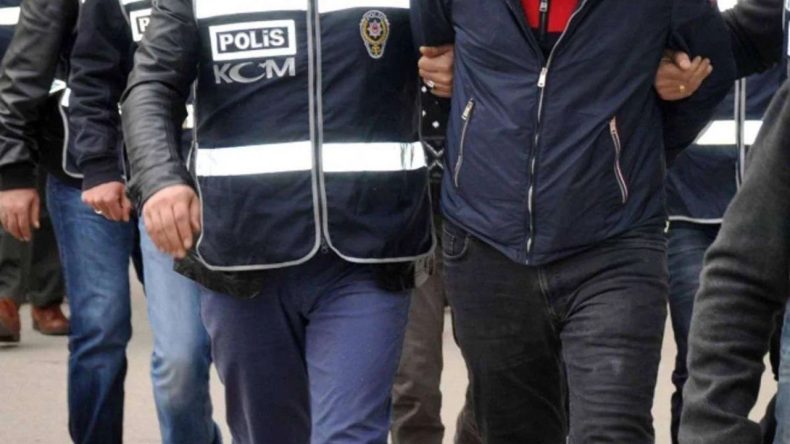 İzmir’de Uyuşturucu Tacirlerine Operasyon: 7 Şahıs Tutuklandı