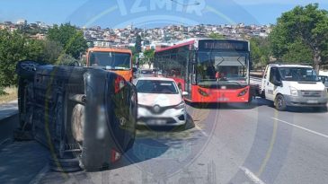 İzmir’de Yeşildere Caddesi’nde trafik kazası: Yola çıkacaklar dikkat, Bornova istikameti kilitlendi