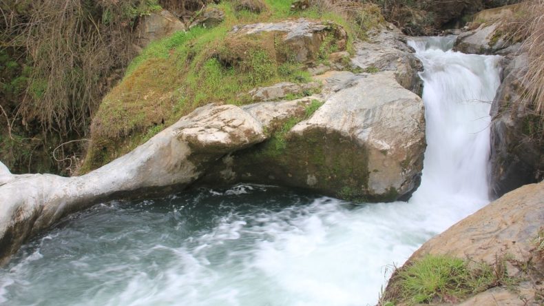 İzmir’e Yakın Doğal Havuzlar: Tabak Deresi Dev Kazanları