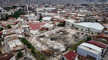 İzmir’e yakışmayan görüntü: 10 gün önce temizlendi ama…