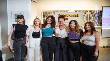 İzmirli Gençler Sanat ve Demokrasiyi Tartıştı