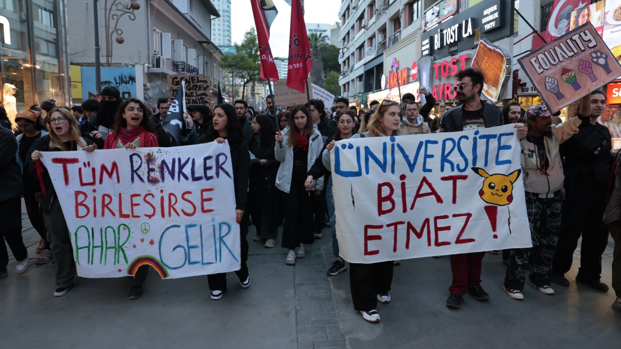 Öğrencilerin basın açıklaması