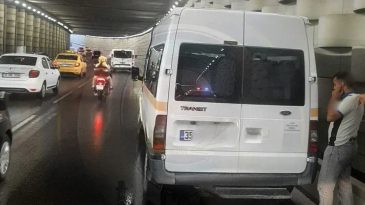 İzmirli Sürücüler Dikkat: Karantina Alt Geçidinde Araç Arızası Var!