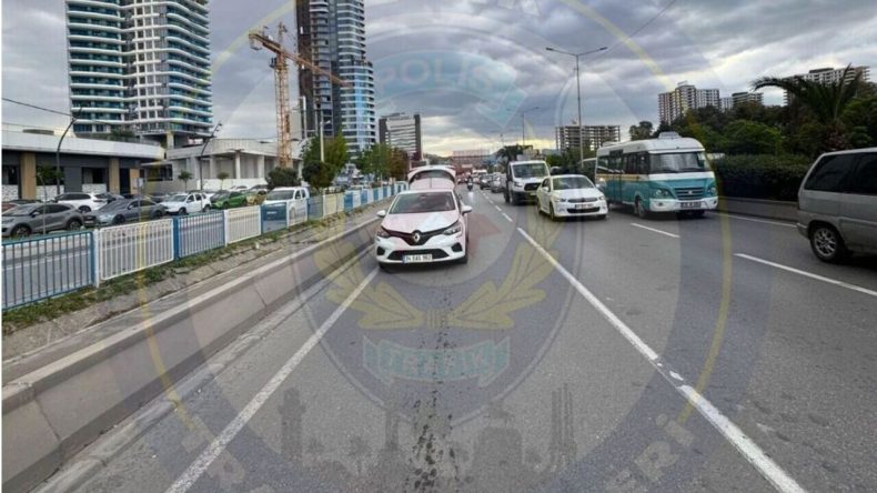 İzmirliler Dikkat: Bornova Yönünde Araç Arızası Trafiği Felç Etti
