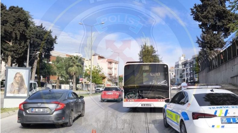İzmirliler Dikkat: NATO Kavşağı Mevkiinde Araç Arızalandı
