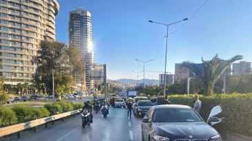 İzmirliler dikkat: Trafik yoğunluğu Ballıkuyu’ya kadar ulaştı