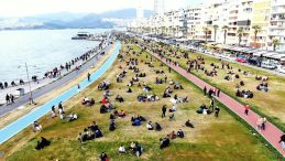 İzmirliler Umutsuz: Ekonomi Daha da Kötü Olacak
