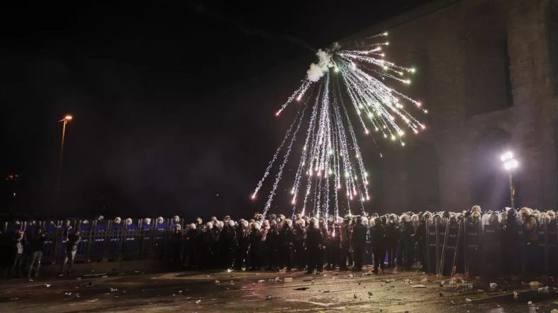 Kadıköy’deki Gösterilerde Gözaltına Alınan Esila Ayık ve İki Kişi İçin Tahliye Kararı!