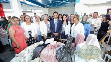 Kadınların el emeği Bayraklı’da göz kamaştırdı