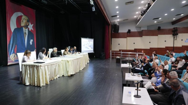 Konak Meclisi’nden saldırıya tepki: Bu yalnızca Özel’e değil, millet iradesine yönelik