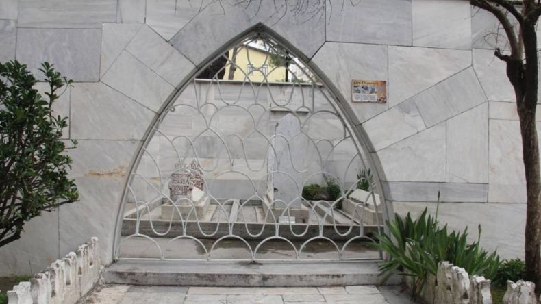 Meleklerin Koruduğu Çocuk İzmir’de Bulundu: İbni Melek Türbesi