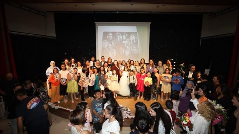 Menderes Belediyesi Çocuk Tiyatrosu’na Yoğun İlgi