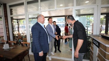 Menderes’te ‘Kardeş Belediye’ Ziyareti: Başkan Çiçek Makamında Ağırladı