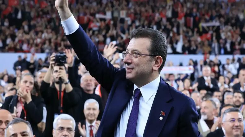 Mesajını vatandaşlarla paylaştılar: CHP’li vekillerden İmamoğlu’na ziyaret