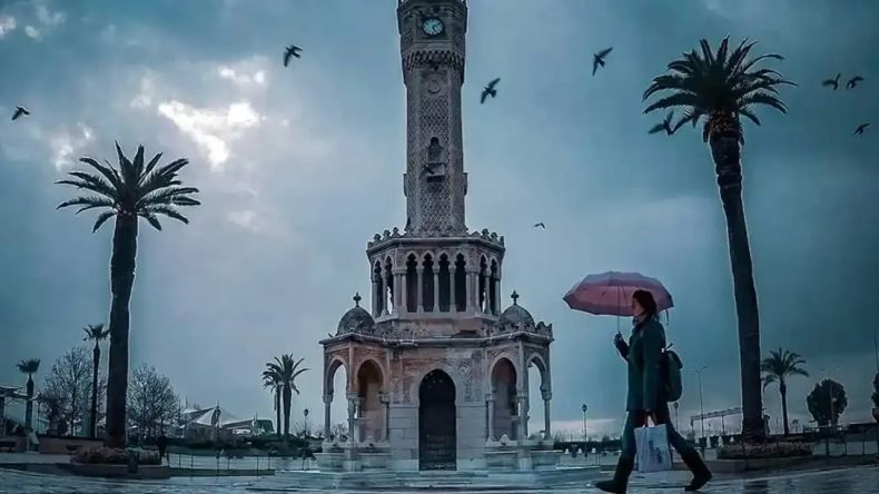 Meteoroloji’den Hafta Sonu Planı Olanlara Uyarı: İzmir’e Gök Gürültülü Sağanak Geliyor