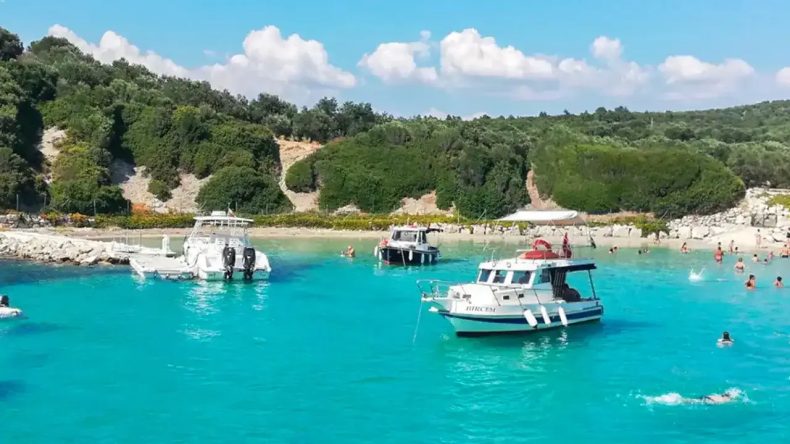 Ne Alaçatı ne Bodrum: Burası İzmir’in denizi Maldivler kadar turkuaz olan bir köyü