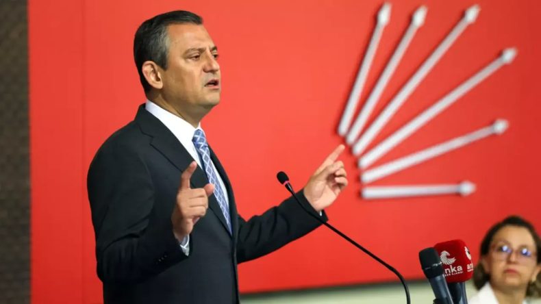Özel’den gençlere mesaj: Hayallerinizi bu topraklarda gerçekleştireceğiz