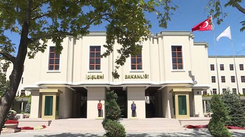 Özgür Özel’e Saldıran Kişinin Kimliği Açıklandı: İki Çocuğunu Öldürmüş