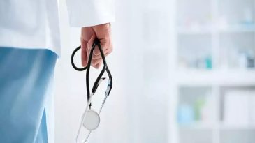 Sadece 4 ayda: İzmir’de 53 uzman hekim yurt dışına gitti