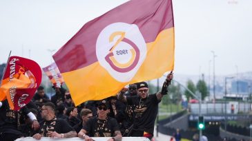 Şampiyon Galatasaray’dan Boğaz’da zafer turu!