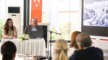 Sefa Taşkın Bornova’da konuştu: “Homeros da bizim, Zeus Sunağı da”