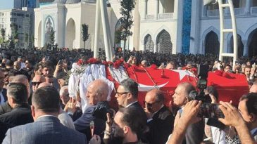 Sırrı Süreyya Önder Son Yolculuğuna Uğurlandı: Cenaze Namazı Kılındı