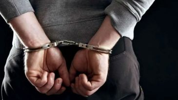 Suç Üstü Yakalandılar: İzmir’de Rüşvet Alan İcra Müdür Yardımcısı ve Katibe Tutuklama