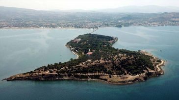 Tatilcilerin Yeni Rotası: Yazın Gözdesi Karantina Adası