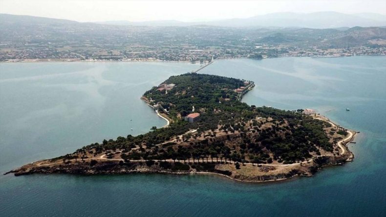 Tatilcilerin Yeni Rotası: Yazın Gözdesi Karantina Adası
