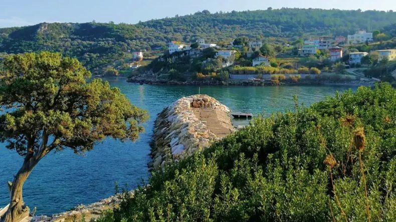 Turkuaz Deniziyle Maldivlere Rakip: İzmir’in Gizli Cenneti Eşendere Koyu