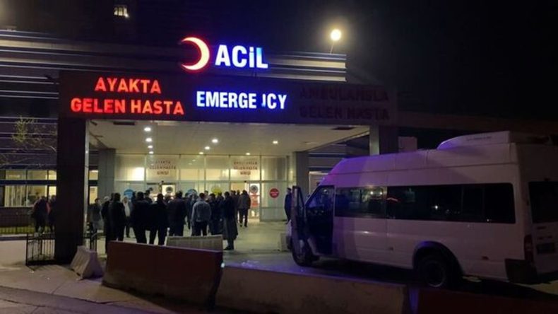 Yedikleri Tavuk Zehirledi: 213 Kişi Hastaneye Sevk Edildi!