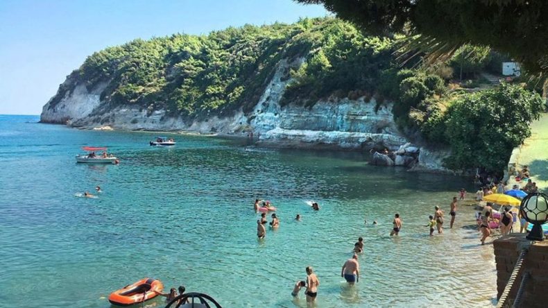 Adrenalin ve Berrak Deniz Arayanlar İçin: Karaburun Ayıbalığı Koyu Nerede, Nasıl Gidilir?