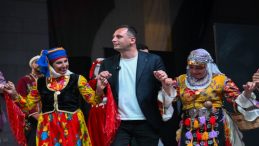 Aşık Veysel’de Kültür Rüzgarı Esti