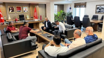 Başkan Tugay’ın İşçi Çıkarma Açıklamasının Ardından Sendikadan CHP’ye Ziyaret