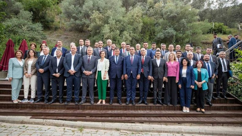 Başkan Tugay’a İzmir’den Destek!