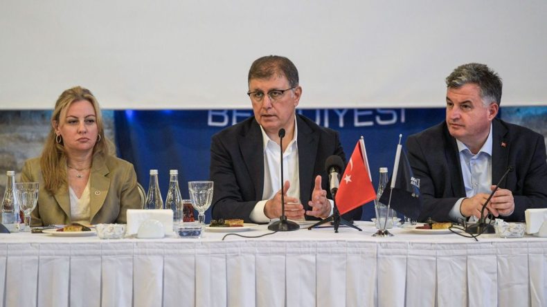 Başkan Tugay’dan İzmir’de turizmi canlandıracak öneri!