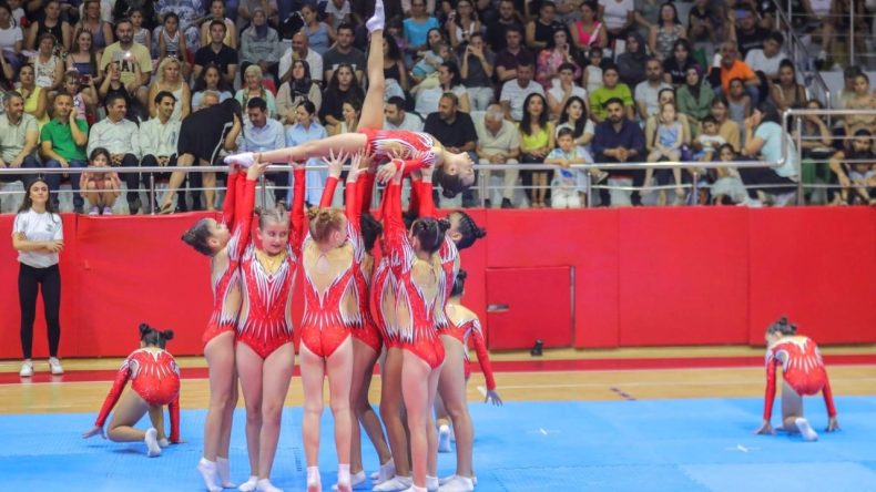Bayraklı'da Kursiyerlerden Yıl Sonu Gösterisi: Yeni Sezon Kayıtları Başladı