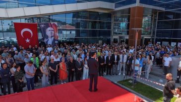 Bayraklı’da Bayramlaşma Töreni: Başkan Önal’dan Birlik Mesajı