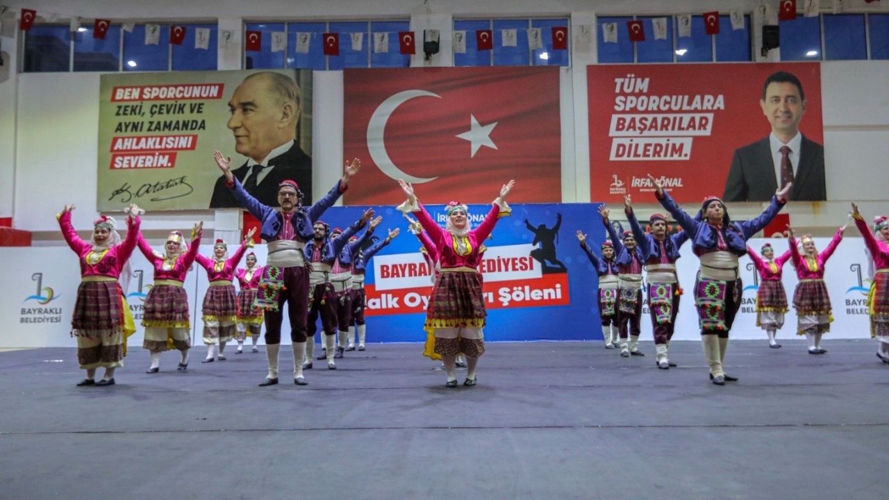 Halk Dansları Gösterisi
