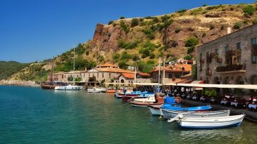 Behramkale K&ouml;y&uuml; Nerede? Behramkale (Assos) K&ouml;y&uuml;'ne Nasıl Gidilir?