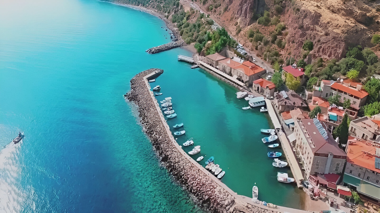 Behramkale Köyü