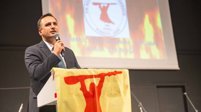 Bornova'da anlamlı program: Madımak'ta yitirilen canlar unutulmadı