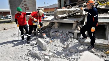 Bornova’da Arama Kurtarma Eğitimi Tamamlandı: Afetlere Hazırlık İçin İlk Adım